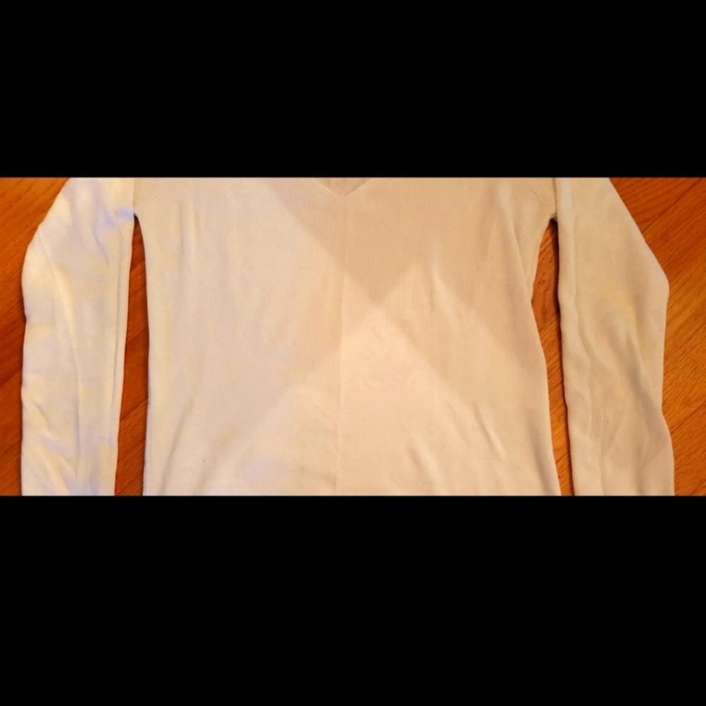 Express Ribbed VNeck Knit Top - Picture 5 of 12